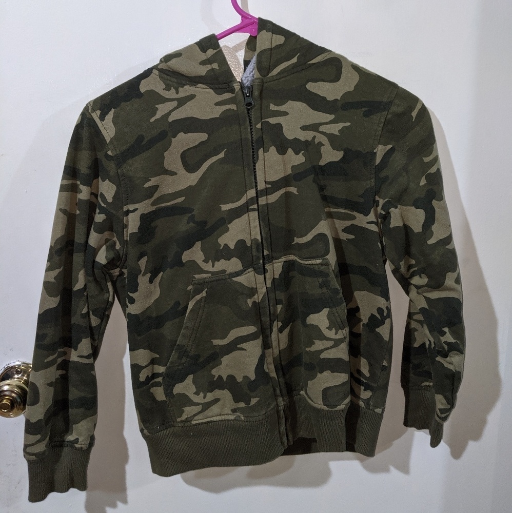 ZIP-UP Camo Sweater
